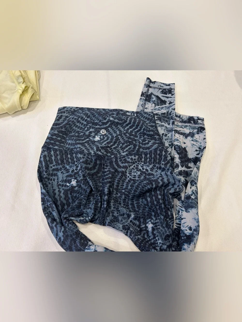2 lulumon womens bundle